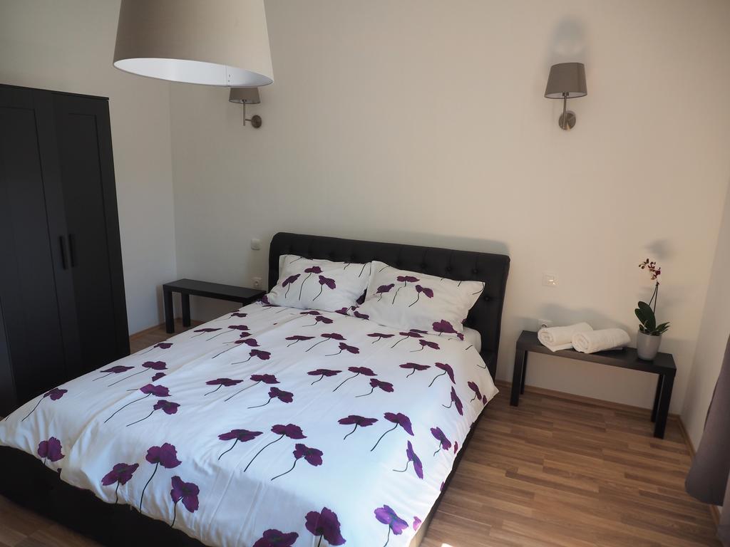 Captain Emo City Apartments พูลา ภายนอก รูปภาพ
