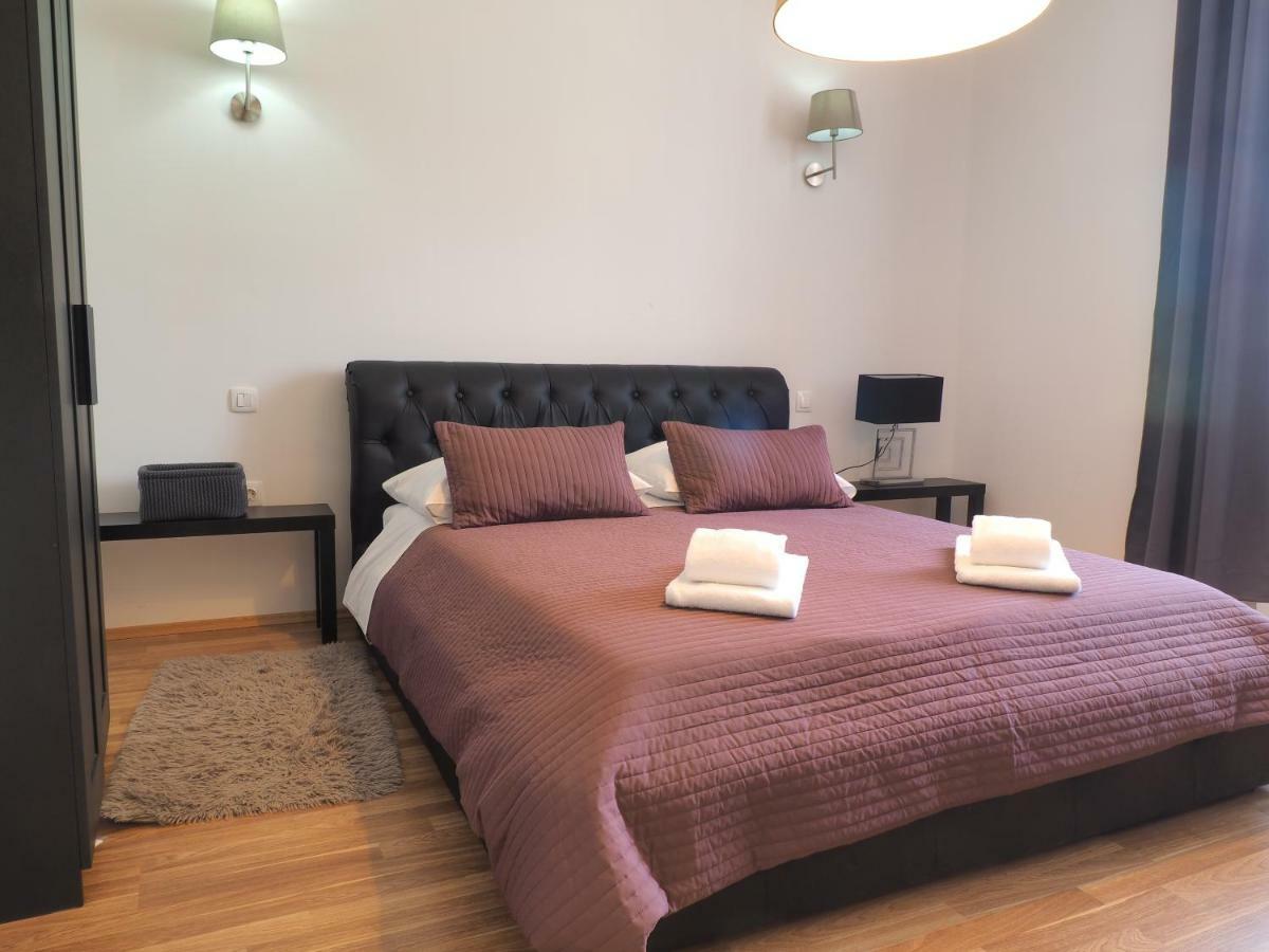 Captain Emo City Apartments พูลา ภายนอก รูปภาพ